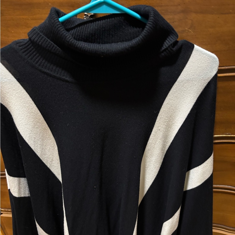 Alfani Black and Cream Turtleneck Sweater